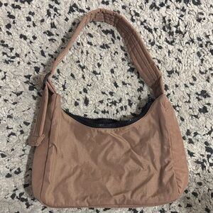 BAGGU mini shoulder bag in cocoa